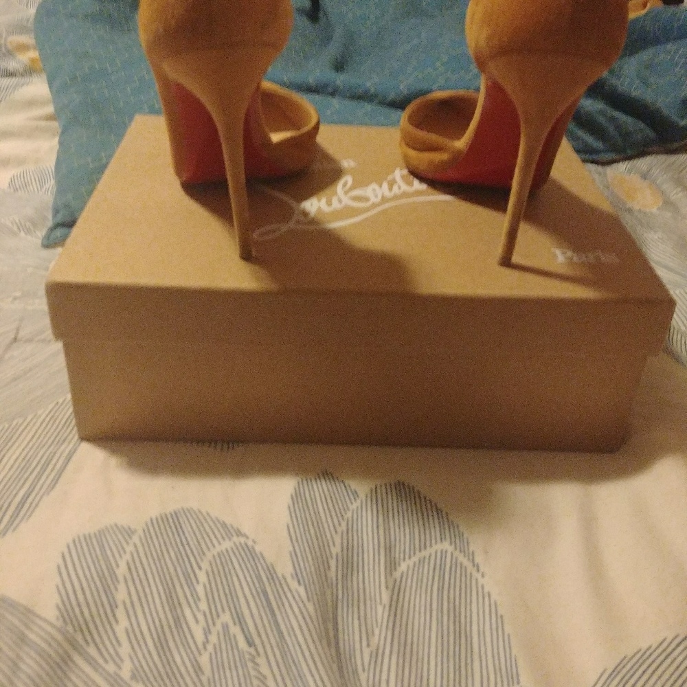Heels - Picture 4 of 5